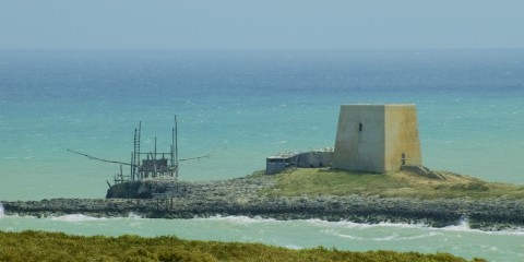 Trabucco e Torre costiera a Vieste