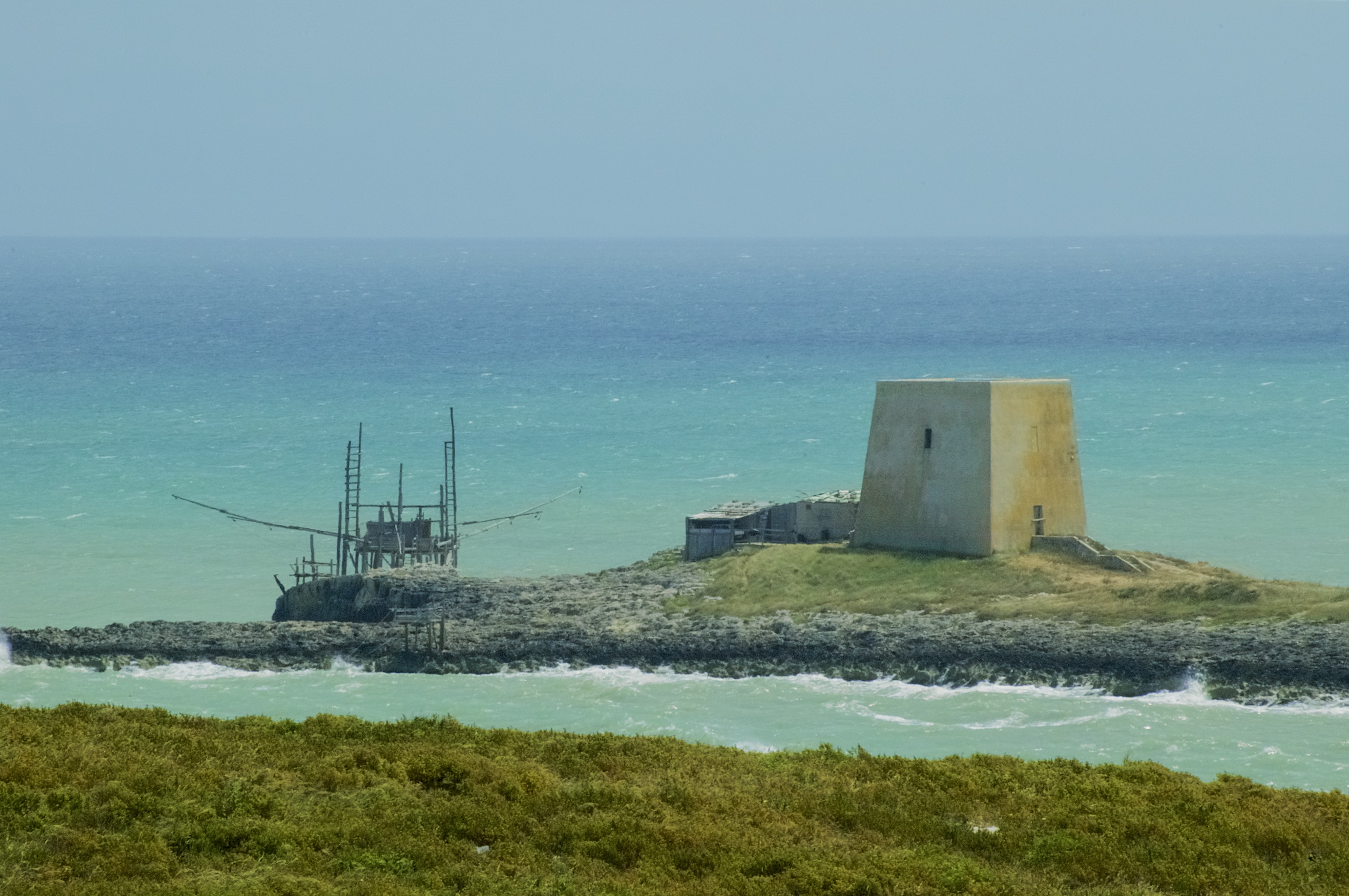 Trabucco e Torre costiera a Vieste