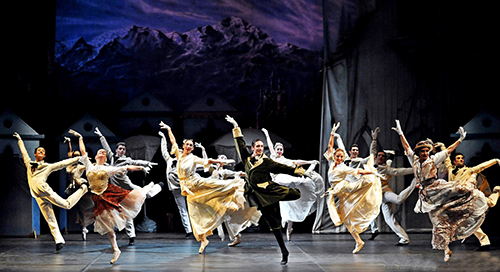 IL LAGO DEI CIGNI - BALLETTO DEL SUD - COREOGRAFIE DI FREDY FRANZUTTI - PH© LUIGI ANGELUCCI